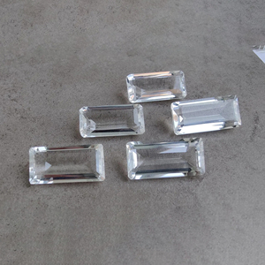 คริสตัลควอตซ์ธรรมชาติทรงสี่เหลี่ยมผืนผ้าขนาดใหญ่เจียระไนอย่างประณีต  อัญมณีธรรมชาติที่ผ่านการปรับขนาดแล้ว - Product Image 2