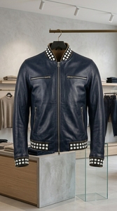 Blouson Bomber en Similicuir Tendance pour Hommes – Vêtement d'Extérieur Décontracté et Durable pour l'Hiver, Idéal pour les Commandes OEM et la Vente en Gros Internationale - Product Image 3