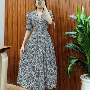 Elegante Vestido de Seda de Manga Corta para Mujer, Ideal para Eventos Casuales o Formales, Lavable, con una Combinación Perfecta de Elegancia y Comodidad - Product Image 5