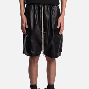 กางเกงขาสั้นหนังผูกเชือกเอวสูงสำหรับผู้ชาย กางเกงขาสั้นหนัง PU แฟชั่น กางเกงขาสั้นหนังแท้สำหรับผู้ชายสไตล์นักขี่มอเตอร์ไซค์ - Product Image 1