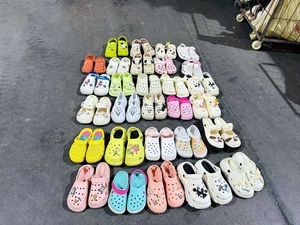 Sandales <span class=keywords><strong>Crocs</strong></span> d'été confortables et tendance, respirantes, perforées, d'occasion, pour hommes et femmes, avec semelle en caoutchouc EVA - Product Image 3