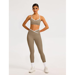 Ensemble de yoga effet seconde peau pour femme : soutien-gorge de sport confortable et leggings taille haute, extensibles à 360 degrés, maintien de la forme, en nylon et élasthanne - Product Image 4