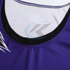 Ensemble d'uniformes de basketball personnalisés, tissu polyester de haute qualité, respirant, léger, service OEM, adapté aux entraînements des équipes - Product Image 4