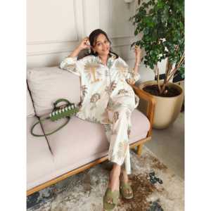 Conjunto coordinado exótico color crema para mujer - Talla XS - Product Image 2