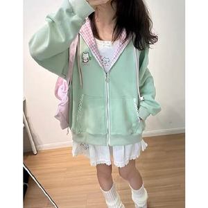 เสื้อสเวตเชิ้ตมีฮู้ดสีเขียวมิ้นท์พร้อมผ้าฟลีซพิมพ์ลายการ์ตูนทรงโอเวอร์ไซส์สไตล์โลลิต้าสำหรับฤดูใบไม้ร่วงดีไซน์กระเป๋าด้านหน้า - Product Image 5