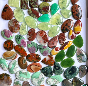 Lot en gros de cabochon en pierres précieuses naturelles mélangées au poids de différentes formes et tailles pour commencer la fabrication de bijoux - Product Image 1