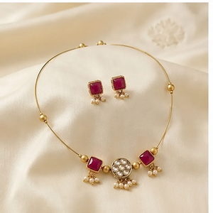 Ensemble collier et boucles d'oreilles plaqué or avec breloque rubis et perles d'imitation pour femme, idéal pour mariage et soirée - Product Image 4