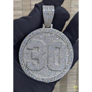 สร้อยคอจี้เพชรโมอิสสีขาวทองแบบมีจี้หมายเลข30สไตล์ฮิปฮอปเครื่องประดับเพชรแบบกำหนดเองสำหรับวันครบรอบ - Product Image 5