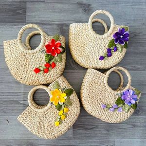 Elegante Bolso Tote de Seagrass Tejido a Mano con Patrón Floral Bordado, Bolso Natural para Mujer, Fabricante OEM ODM - Product Image 5