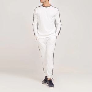 Conjunto Deportivo de Invierno para Hombre, Color Negro, Sudadera de Manga Larga con Cuello Redondo, Pantalones Deportivos con Cordón y Logotipo Frontal, Ropa Deportiva Informal de Punto - Product Image 3