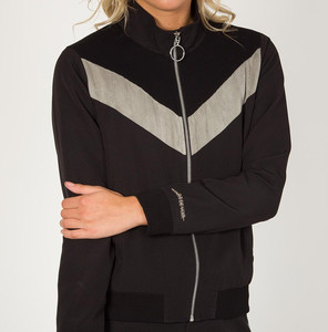 ชุดวอร์มผู้หญิงดีไซน์สั่งทำพิเศษ ระบายอากาศได้ดี คุณภาพเยี่ยม กำลังเป็นที่นิยม ขายส่ง เสื้อผ้าสตรีทแวร์ ปี 2026 ชุดวอร์มผู้หญิงมาแรง - Product Image 2