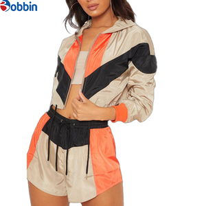 Nouvel ensemble tendance pour femme : coupe-vent léger, antibactérien, décontracté, avec veste zippée unie et short de survêtement - Product Image 5