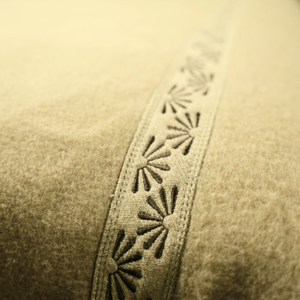 ผ้าห่มขนอูฐมองโกเลียแท้ 100% |   งานปักแบบกำหนดเอง |   โฟร์ซีซั่นส์ |   ซักด้วยเครื่องได้ |   ขายส่งแบบ OEM ODM | - Product Image 5