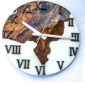 Horloge en bois et résine artisanale de luxe Pophorizon, taille et couleur personnalisées, horloge de table en bois d'olivier, horloge murale en bois époxy - Product Image 1