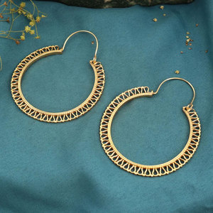 Pendientes de Aro Tribales Dorados Hechos a Mano, Filigrana de Alambre Intrincada, Joyería Étnica Boho para Mujer - Product Image 3