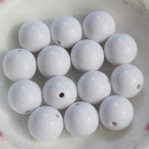 Perles rondes en résine bleues et blanches pour la fabrication de bijoux - Product Image 2