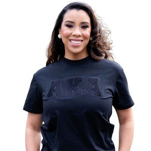 เสื้อยืด All Black AKA Tee สำหรับผู้หญิง โลโก้เชนิลล์ ผ้าฝ้ายพรีเมียม สไตล์มินิมอล ลำลอง มีสไตล์ ใส่ได้ทุกวัน - Product Image 1