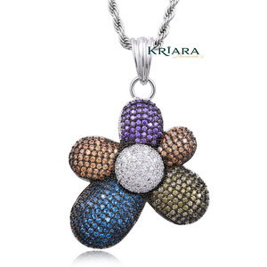 Pendentif Fleur en Argent 925 et Moissanite, Coupe Ronde Brillante, Bijou Thème Luxe pour Femme, Idéal au Quotidien - Product Image 5