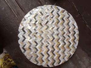 Design unique, dernière création, sous-plat en nacre incrusté, fabriqué à la main en Inde par des artisans indiens pour des tables élégantes - Product Image 5