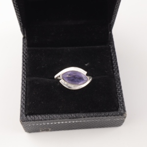 Bague élégante en argent sterling 925 faite à la main par un créateur, avec pierre précieuse Lolite, bijoux pour femmes et filles, à porter lors de fêtes. - Product Image 1