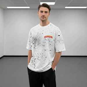 เสื้อยืดโอเวอร์ไซส์ผู้ชาย ผ้าเจอร์ซีย์คอตตอน 100% คุณภาพดีที่สุด พิมพ์ลายดิจิทัล ปักโลโก้ตามสั่ง ทรงหลวม สไตล์ฮิปฮอป - Product Image 1