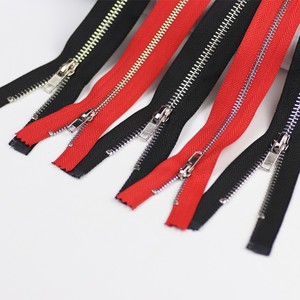Fermeture éclair métallique personnalisée du fabricant avec tirette dorée et curseur à logo cousu – pour jeans, chaussures, sacs à main, vêtements, sacs - Product Image 1