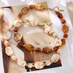 Collier DIY en résine fait main ILAHI, rond, style artisanal traditionnel, motif féerique religieux, pyramide, tendance - Product Image 6
