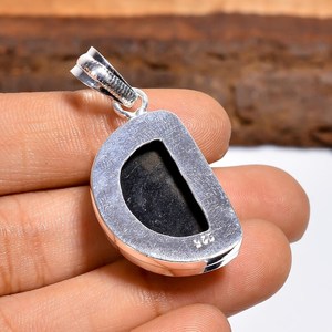 Pendentif en opale de feu australienne triple, forme D, en argent sterling 925, bijoux faits à la main de style bohème, cadeau pour femme - Product Image 2