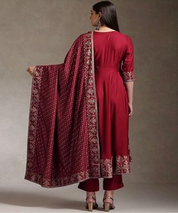 Conjunto Anarkali Bordado en Algodón Color Granate con Dupatta, Ropa Tradicional Étnica para Mujer, Traje de Boda, Corte Holgado, Largo hasta el Tobillo 86087 JJ-1029 - Product Image 4