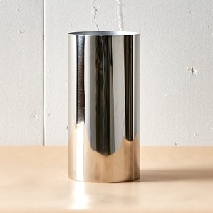 Jarrón de Lujo en Negro Mate y Dorado de Dos Tonos, Florero Cilíndrico Contemporáneo para Decoración de Mesa de Centro en Hogar y Oficina Modernos - Product Image 4