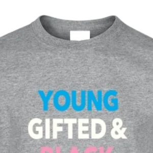 เสื้อยืดแขนสั้นลายกราฟิกสำหรับเด็ก Heather Grey Youth พร้อมลายพิมพ์ตัวอักษรสีดำ คอกลม สวมใส่สบาย น้ำหนักเบา เหมาะสำหรับทุกวัน - Product Image 5
