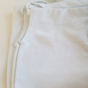 Combinaison de karaté unisexe de haute qualité en promotion, ceinture blanche/noire, logo personnalisé, 100% coton extensible, respirant et durable - Product Image 2