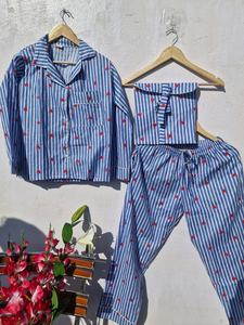 Ensemble pyjama en coton à rayures et imprimé cœur pour femme – Chemise boutonnée et pantalon à taille élastique - Product Image 1