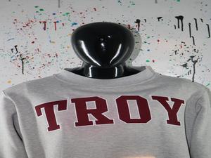 Sudadera TROY HEATHER GREY con cuello alto, 100% algodón, con apliques bordados en color marrón, cuello ancho, hilos finos. - Product Image 2