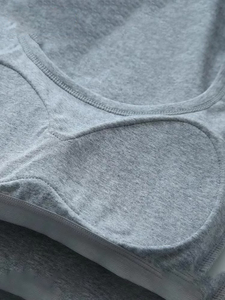 Camiseta sin mangas acolchada de algodón premium con sujetador incorporado, top corto de yoga de ajuste ceñido, bralette inalámbrico transpirable, ropa deportiva nueva. - Product Image 4