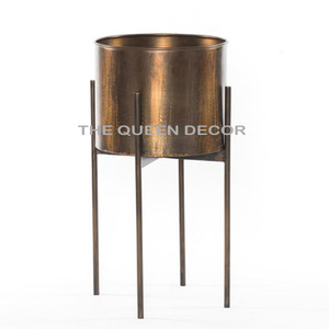 Décoration élégante pour centres de table : Pot et support à fleurs en aluminium plaqué or pour balcon, fournitures en gros - Product Image 2