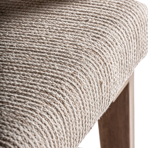 Fauteuil lounge minimaliste scandinave en teck massif avec panneaux latéraux en rotin tressé, coussin moelleux, chaise d'appoint confortable pour usage en resort - Product Image 6