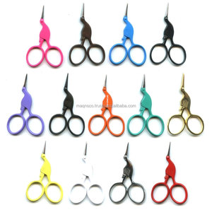 กรรไกรขนาดเล็ก 2.5 นิ้ว สีดำ ยี่ห้อ Kelmscott Designs รุ่นพรีเมียม สำหรับงานปัก - Product Image 6
