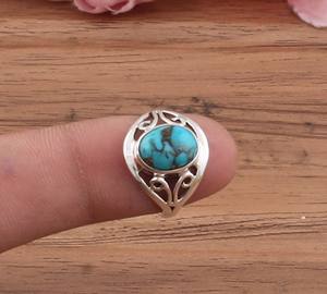 Anillo Clásico de Plata de Ley con Turquesa Azul Cobre del Oeste, Joyería del Suroeste, Banda Ancha, Regalo para Mujer - Product Image 3