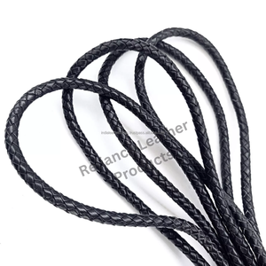 Modèle de résultats de bijoux en cuir tressé Bolo noir. Cordon en cuir tressé Bolo - Product Image 6