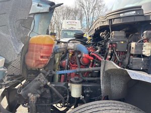 Camión de Caja Comercial de Uso Medio, Limpio y en Buen Estado, Años 2019-2022 - Product Image 2