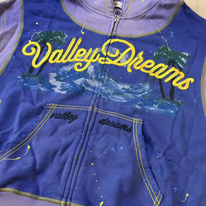 Sudadera con Capucha y Cremallera Valley Dreams, Estampado Azul y Morado, Estilo Casual Unisex, Corte Regular, Estilo Veraniego - Product Image 2