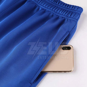 Conjunto Deportivo Cómodo y Duradero para Uso en Todas las Estaciones con un Diseño Moderno - Product Image 5