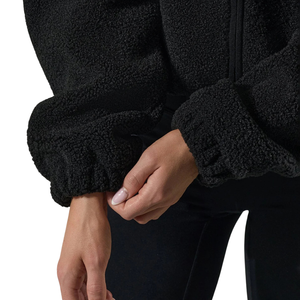 Veste Courte Femme Personnalisée en Polaire Sherpa Tricotée Noire, Chaude et Douce, à Demi-Zip, Pull Décontracté d'Hiver pour l'Extérieur, Confortable et Moelleuse avec Logo sur le Devant - Product Image 5