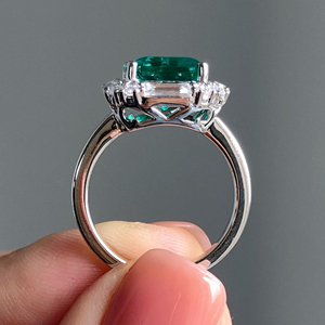Anillo de Compromiso y Boda con Diamante Cultivado en Laboratorio, Corte Esmeralda, 4.55 Quilates, Oro Amarillo de 14k, Certificado IGI, de Lujo, para Fiesta - Product Image 5