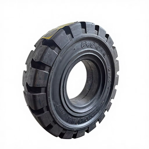 Pneus de chariot élévateur solides KUMA KF503 700-12 de bonne qualité, prix d'usine directement du Vietnam, qualité supérieure, norme d'exportation, noirs, 20 pieds - Product Image 1