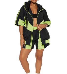 Conjunto de dos piezas de pantalones cortos extragrandes para mujer, chaqueta cortavientos transpirable con cremallera, conjuntos cortos cortavientos de talla grande para mujer - Product Image 3