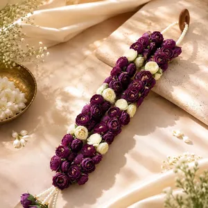 Guirlande florale de mariage en ivoire violet avec accents de perles et d'or, Varmala indienne pour la cérémonie des mariés, Mala de fleurs artificielles - Product Image 2
