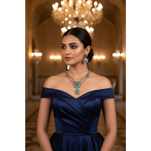 Conjunto de Joyería Formal Inspirado en Diseñadores con Colgante y Pendientes Largos - Product Image 4