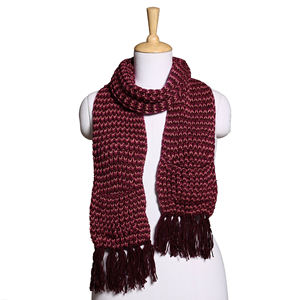 Bufanda Tejida Unisex de Color Sólido - Prenda Esencial para el Invierno - Calentador de Cuello de Punto Piqué Suave con Logotipo Personalizado - Product Image 3